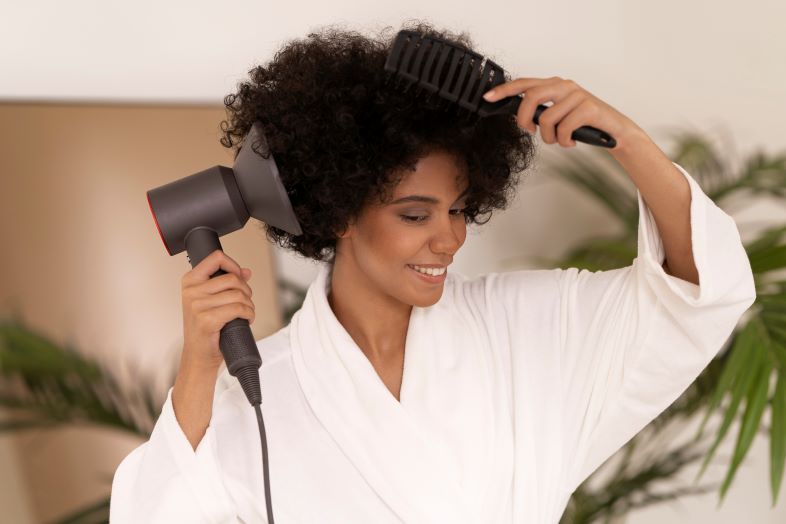 The Curly Hair Benefits of Using a Diffuser Hair Dryer